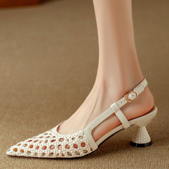 BRAND NEW - Cream slingbacks - Picture 1 of 7